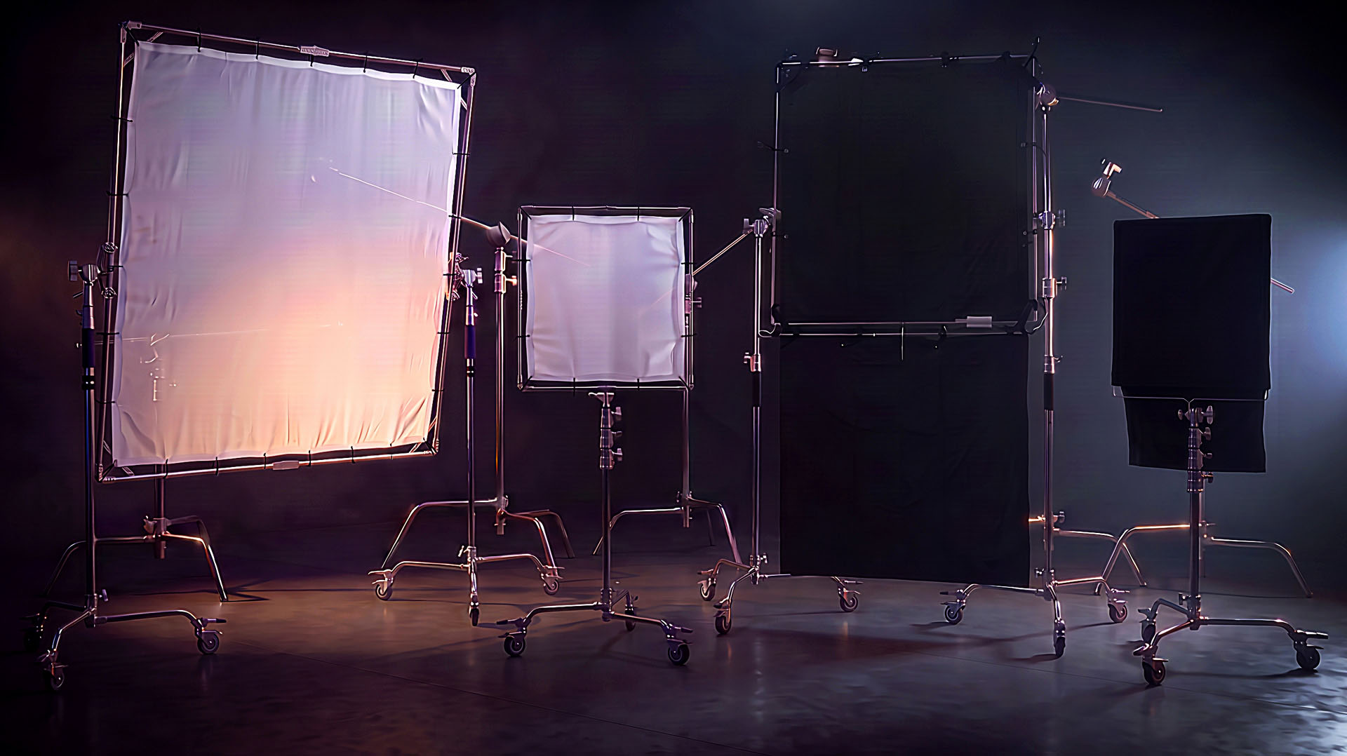Stands, 8 x 8 and 12 x 12 diffusion frames, black floppies and production accessories available at Studio du Château for studio video shoots.